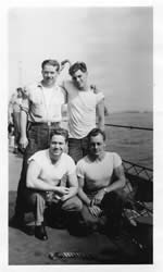 hwt005 - Richard Volez and crew members - 1945